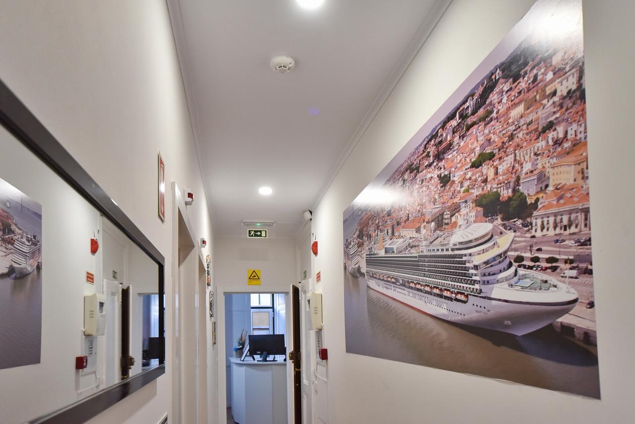 Train Lisbon Hostel Zewnętrze zdjęcie